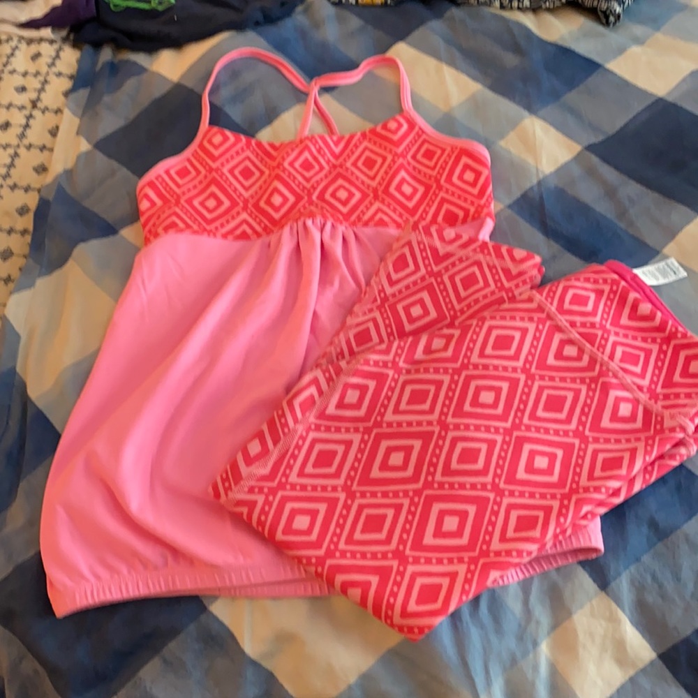 Ivivva size 10 tank and Capri legging
